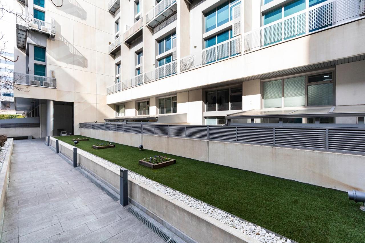 Oshun Sanchinarro Apartment Madrid Exterior foto