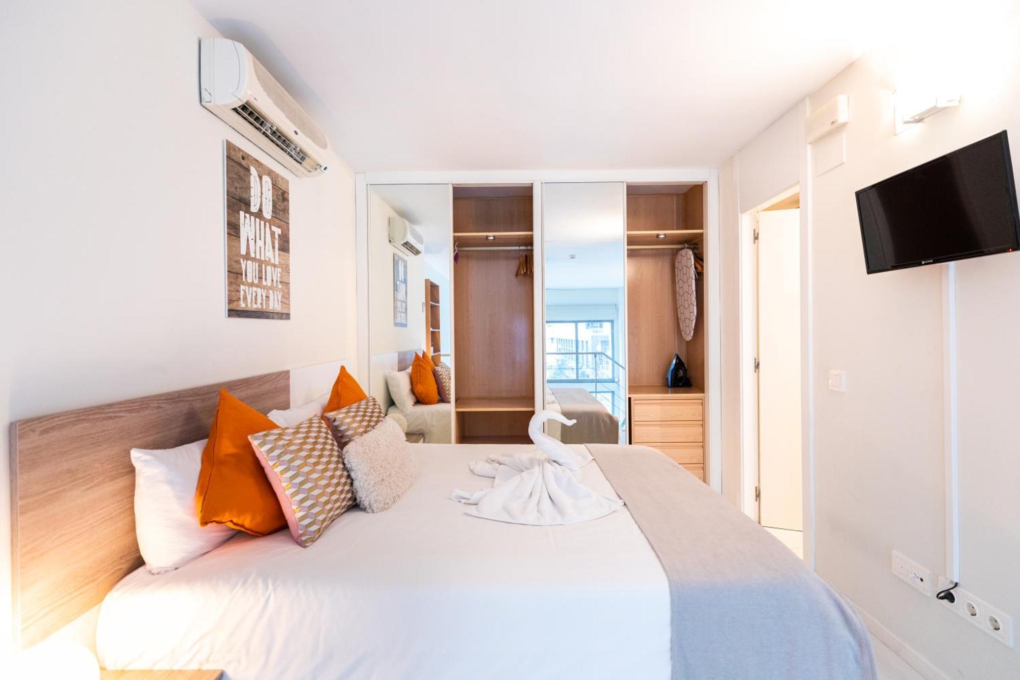 Oshun Sanchinarro Apartment Madrid Exterior foto