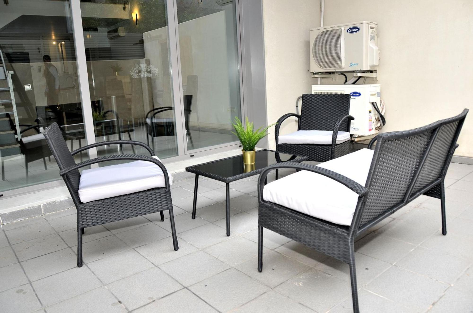 Oshun Sanchinarro Apartment Madrid Exterior foto